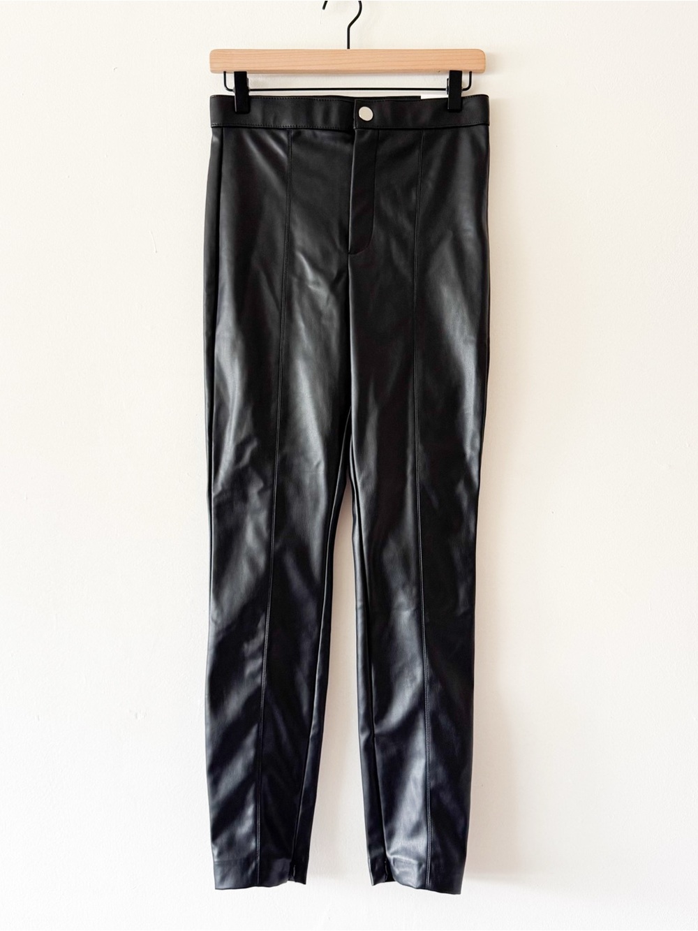Zara Women’s Black Faux Leather Pants Size Medium